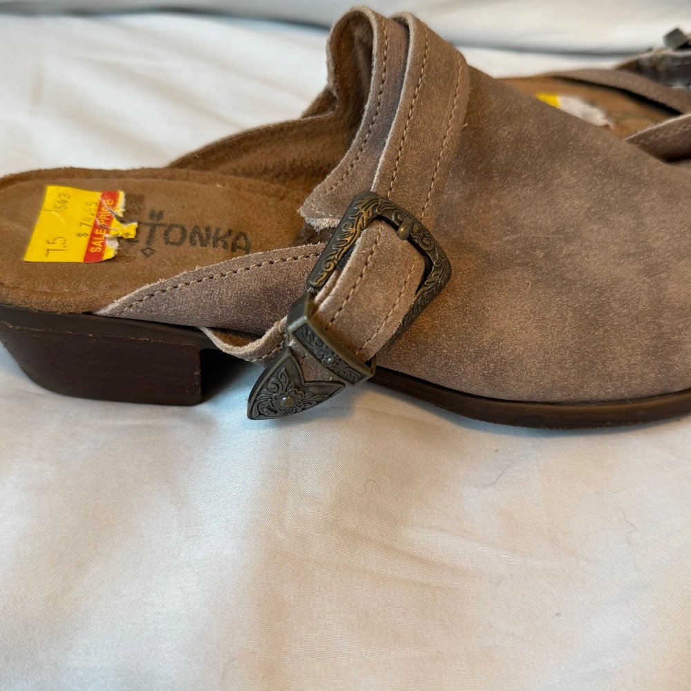 Minnetonka Women's Sz 7.5 Billie Brown Leather Closed Toe Low Heel Western Mules - Picture 6 of 9